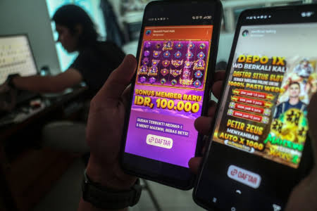 Slot online klasik adalah salah satu jenis permainan slot yang mengacu pada mesin slot tradisional yang pernah populer di kasino fisik.